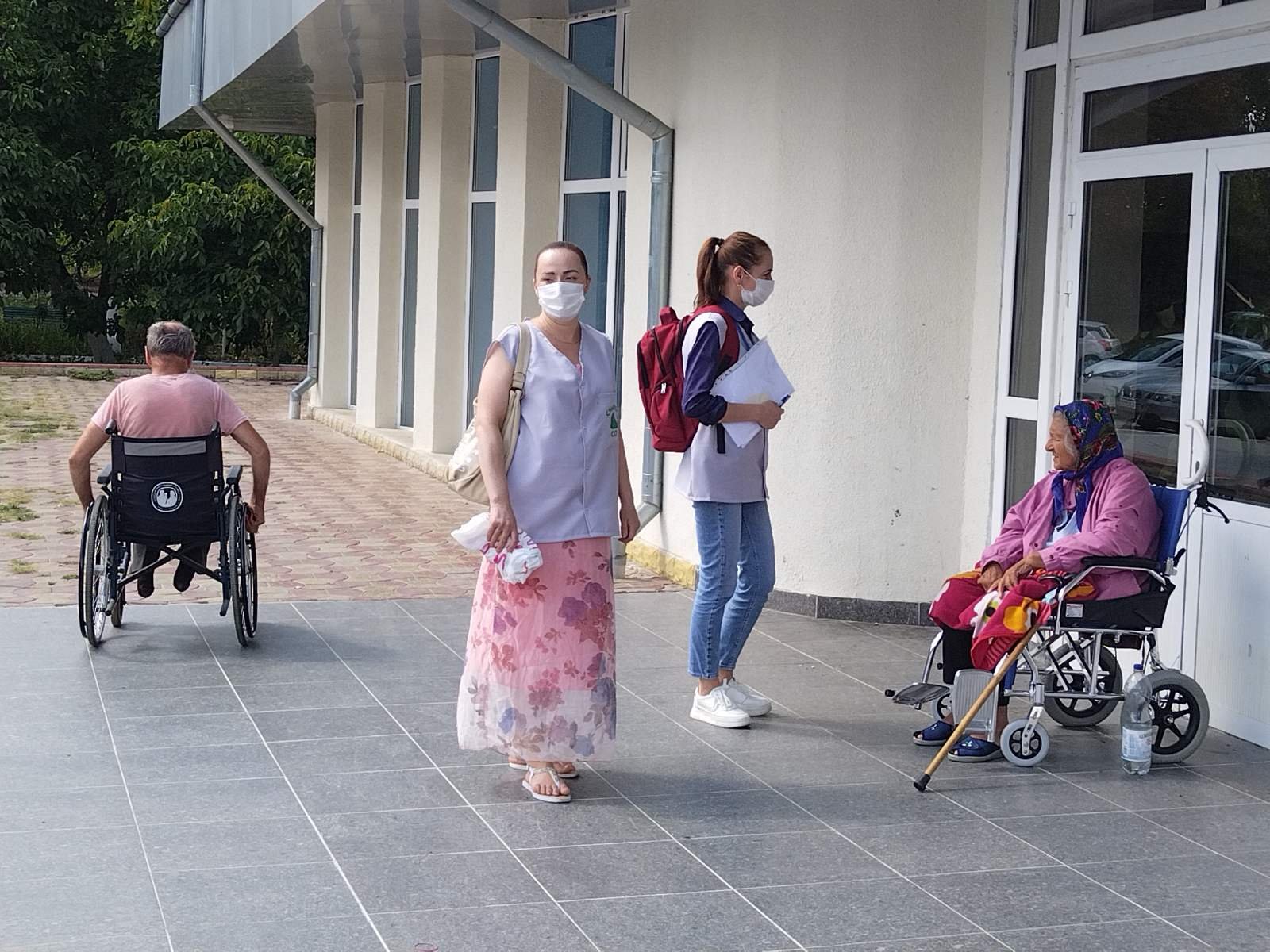You are currently viewing CCR team visited the Ukrainian refugees hosted in the Placement Center for The Older and Persons with Disabilities from Chisinau.